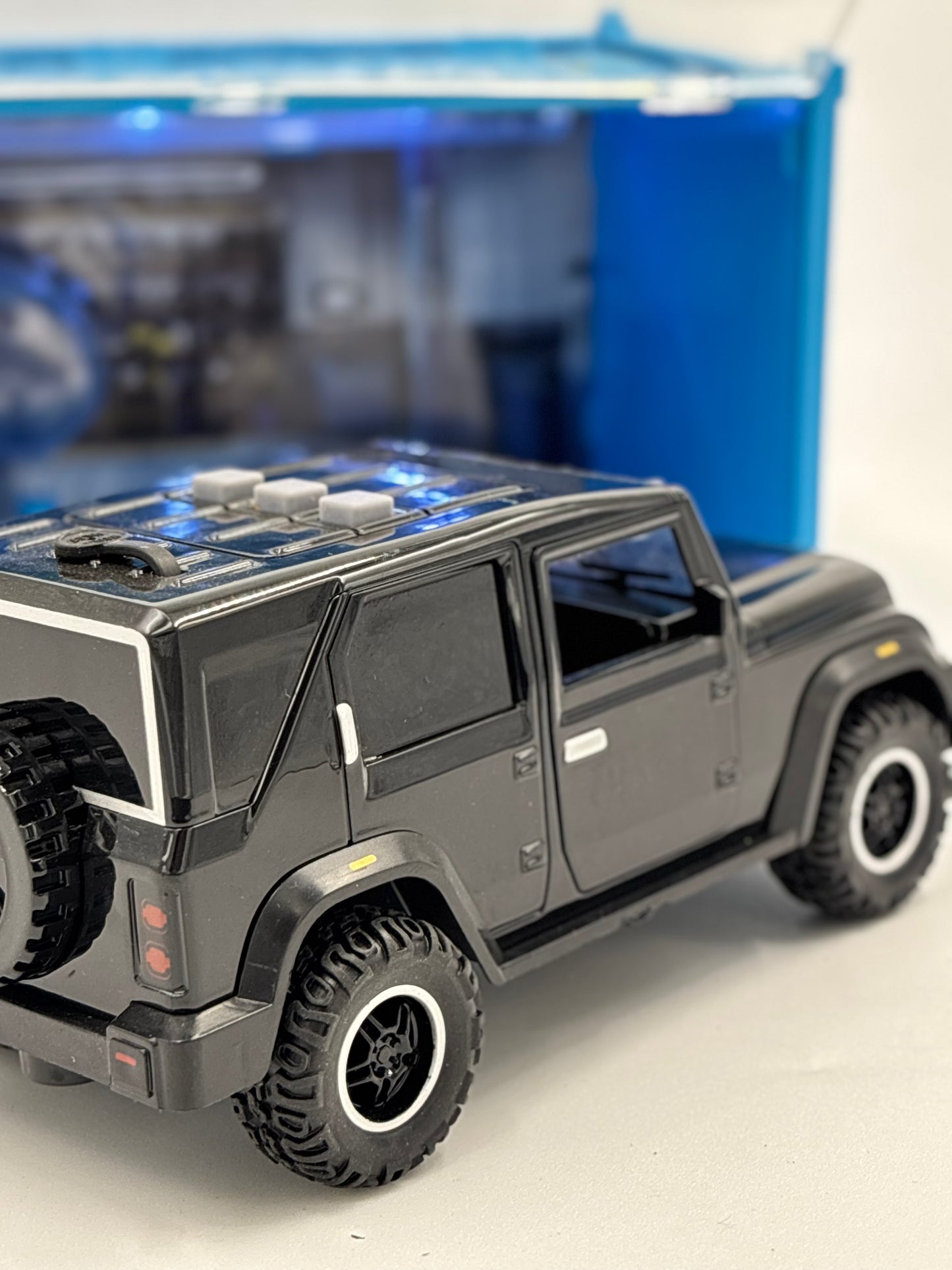 🚙 Premium Mahindra Thar Metal Toy Car with Display Garage & Realistic Smoke Function