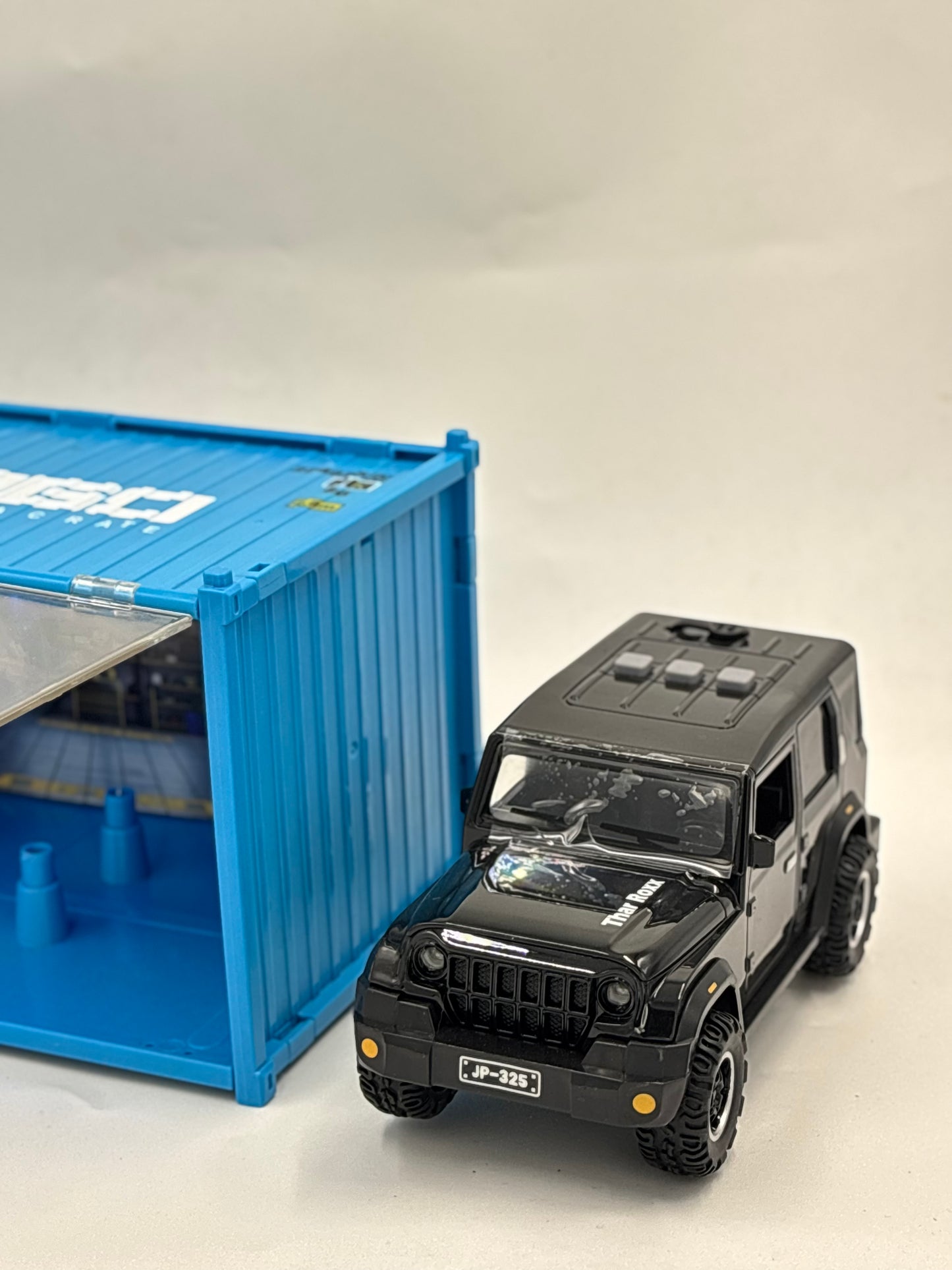 🚙 Premium Mahindra Thar Metal Toy Car with Display Garage & Realistic Smoke Function