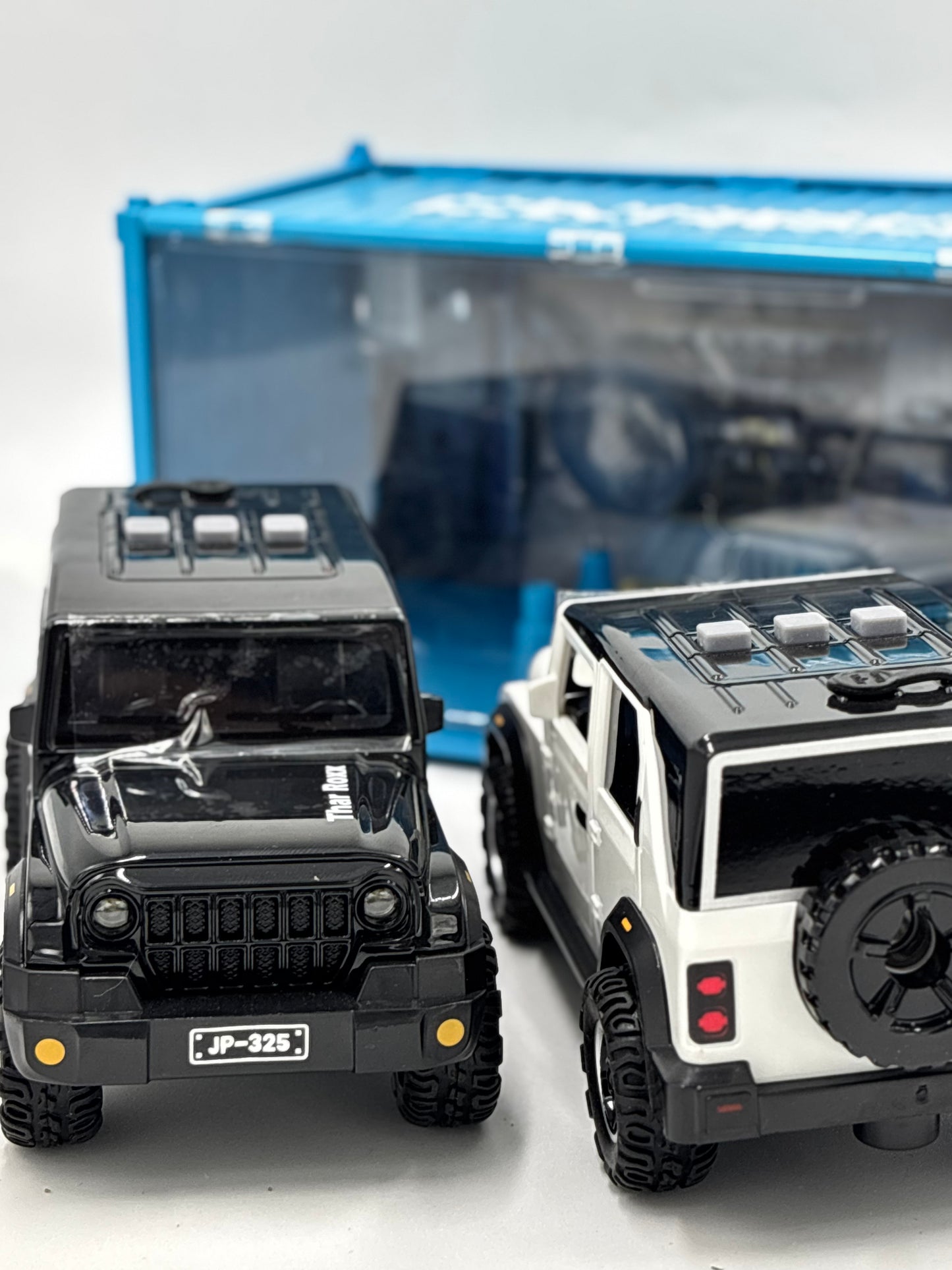 🚙 Premium Mahindra Thar Metal Toy Car with Display Garage & Realistic Smoke Function